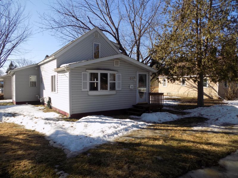 21 12th St NW, Chisholm, MN 55719