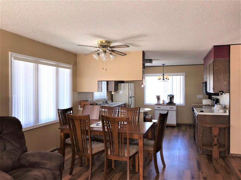 202 Memorial Dr, International Falls, MN 56649