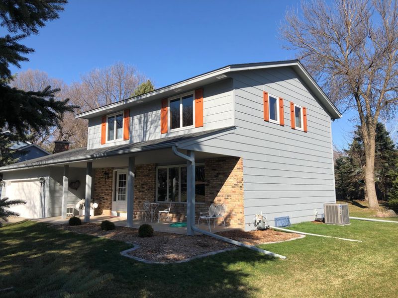 13405 Penn Ave S, Burnsville, MN 55337