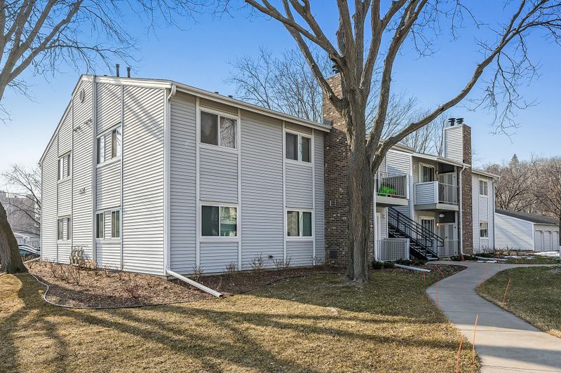 2262 Benson Ave #F, Saint Paul, MN 55116