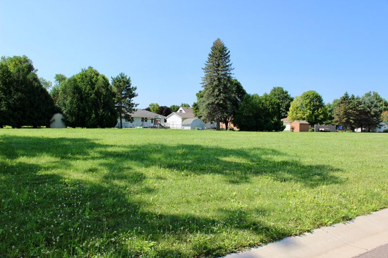 209 6th St NW, Blooming Prairie, MN 55917