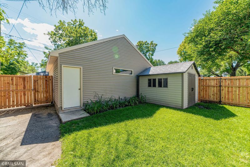 760 Tuscarora Ave, Saint Paul, MN 55102