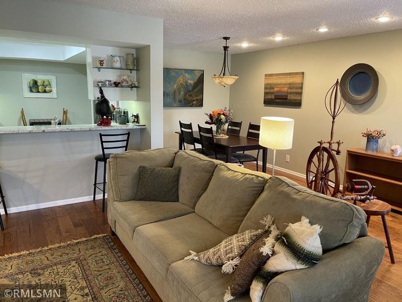 5601 Dewey Hill Rd #118, Edina, MN 55439