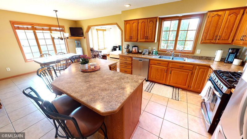 3696 8th St NE, Willmar, MN 56201