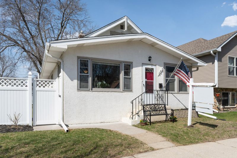 352 8th Ave S, South Saint Paul, MN 55075