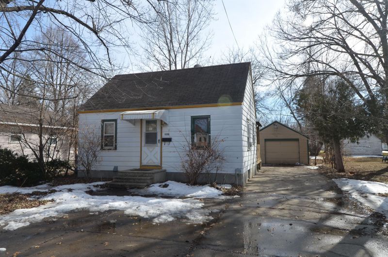 1115 8th St NW, Faribault, MN 55021