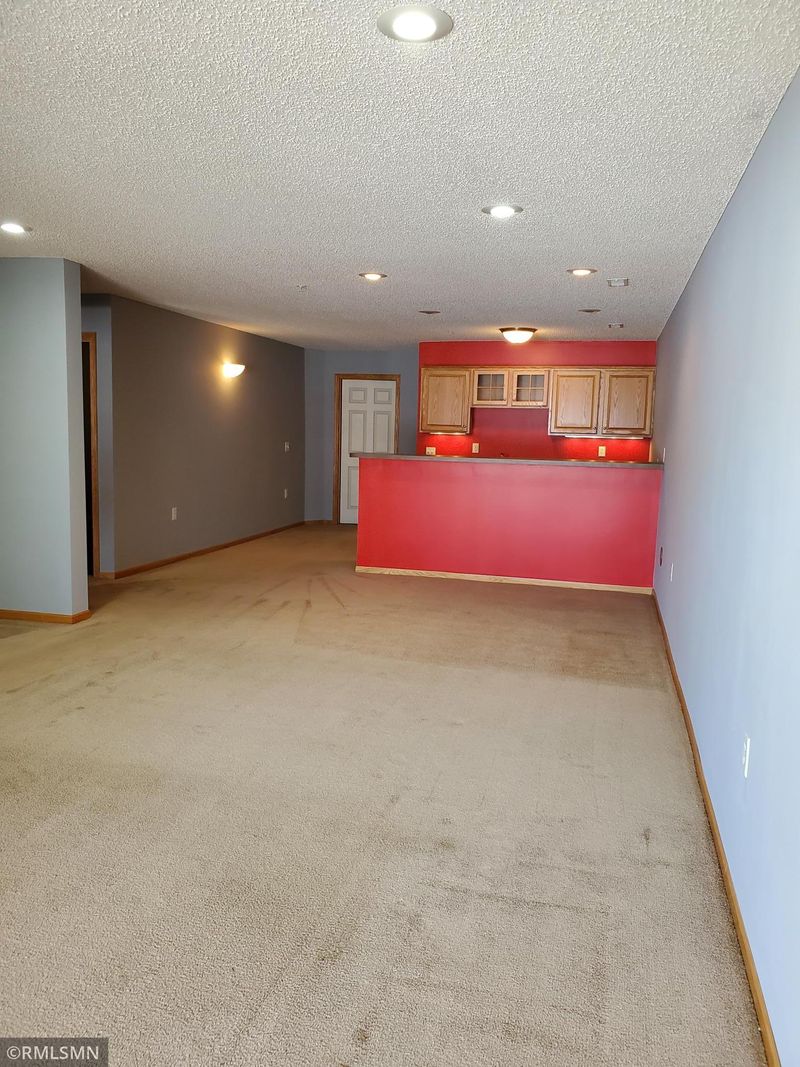 8392 Delaney Dr #74, Inver Grove Heights, MN 55076