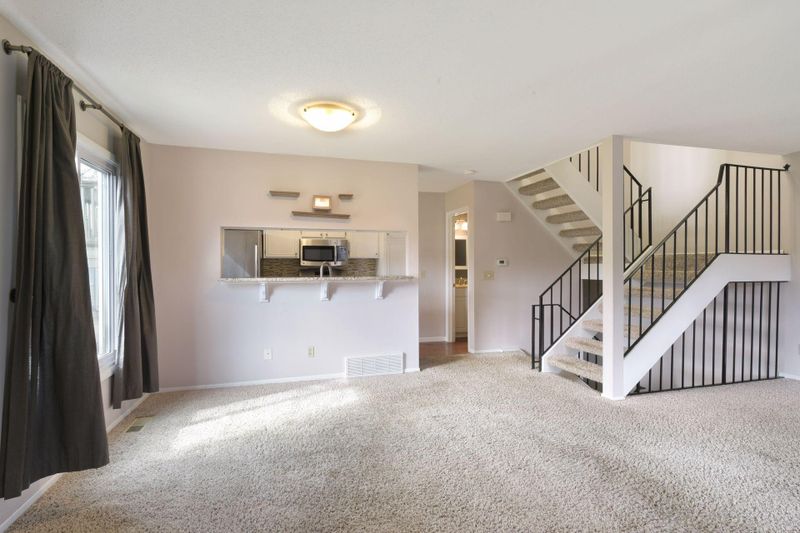 7433 Landau Dr, Bloomington, MN 55438