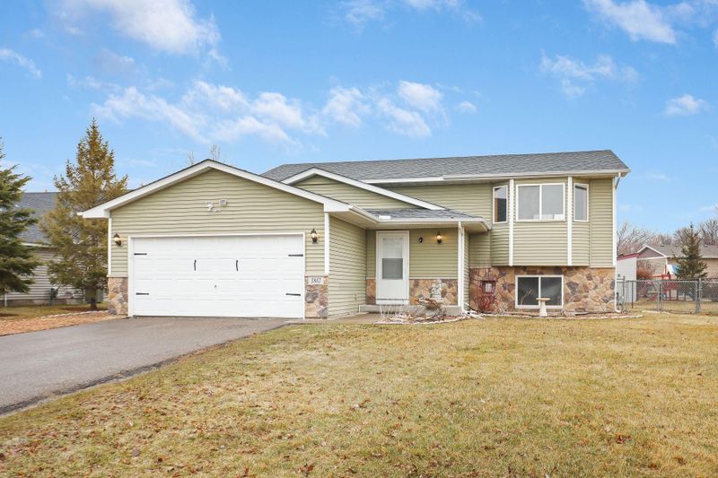 1861 Pioneer Ln, Centerville, MN 55038