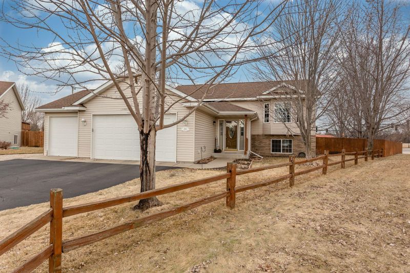 251 Lawrence Ct, Sartell, MN 56377