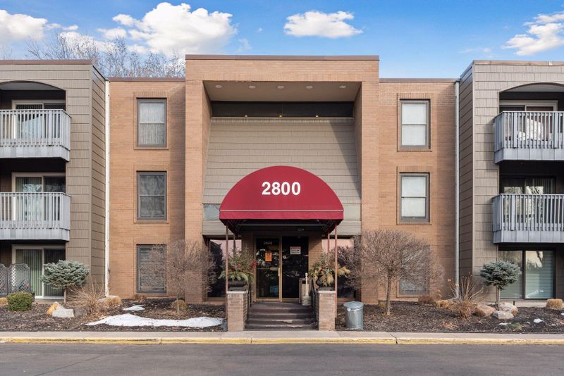 2800 Hamline Ave N #146, Roseville, MN 55113