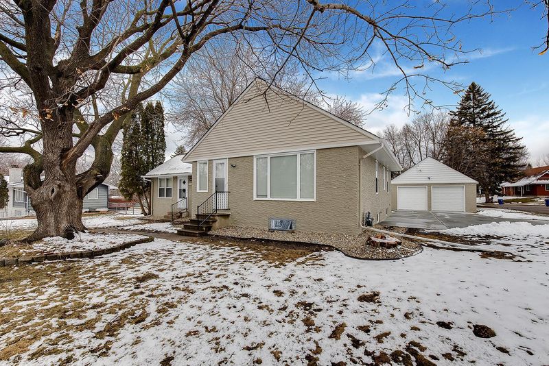 1251 Gardena Ave NE, Fridley, MN 55432