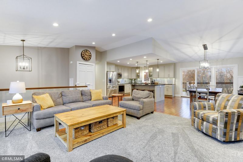 2189 Kings Ter, Woodbury, MN 55125