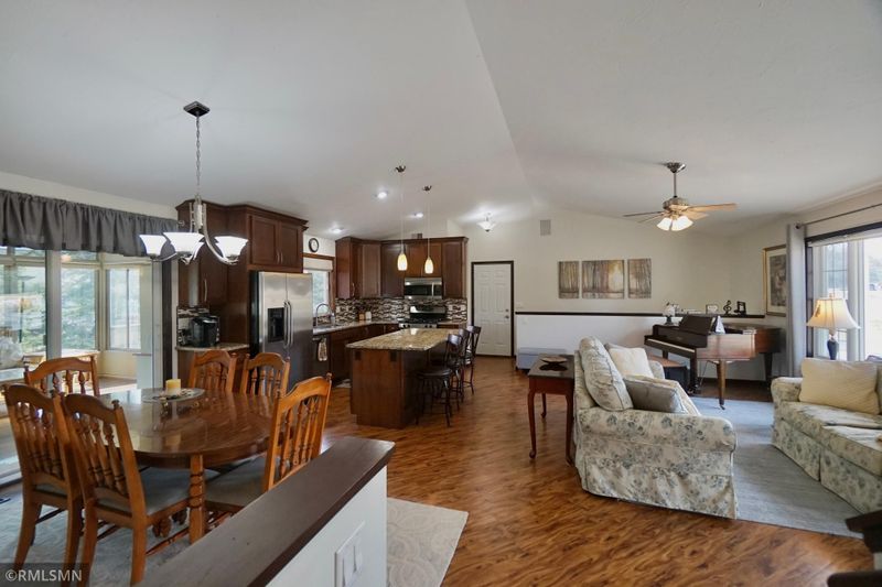 48259 Red Iron Rd, Kasota, MN 56050