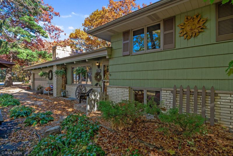 851 Redwood Ln, New Brighton, MN 55112