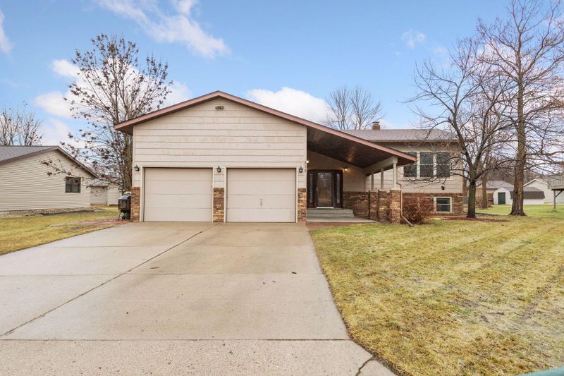 313 Boulder St SW, Hutchinson, MN 55350