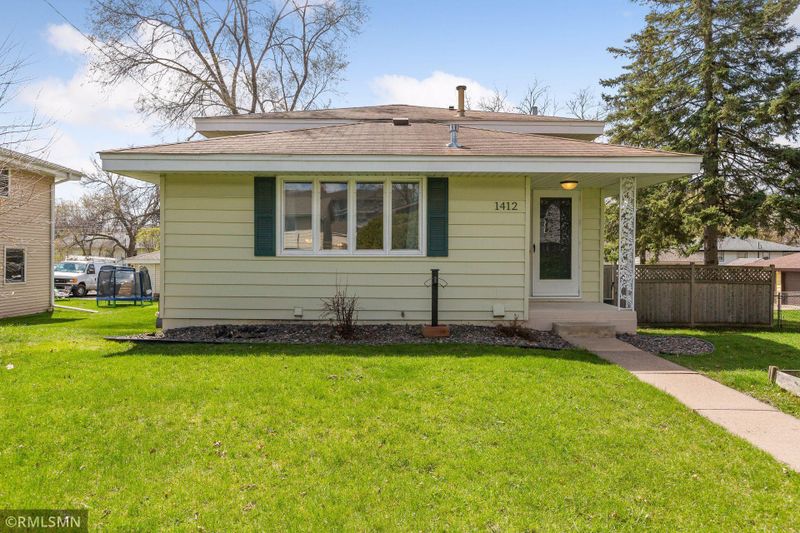1412 Parkview Ln NE, Columbia Heights, MN 55421