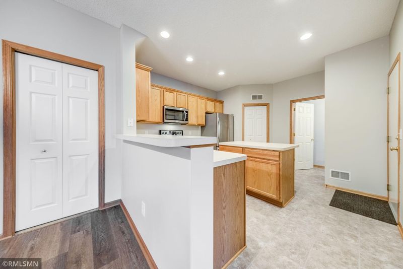 4577 Victor Pa #6, Hugo, MN 55038