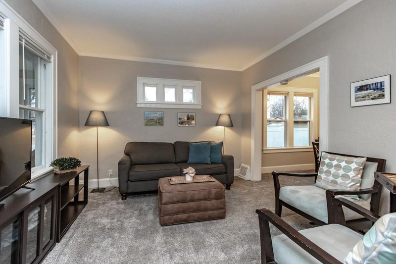 2694 6th Ave E, North Saint Paul, MN 55109
