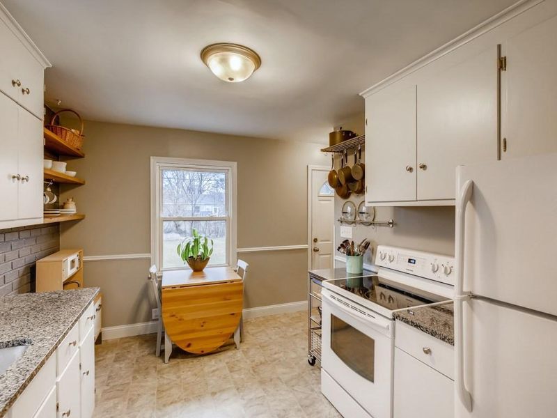 1337 Park Rd, Bloomington, MN 55425