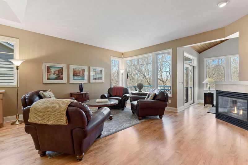 18752 Pines Way, Eden Prairie, MN 55347