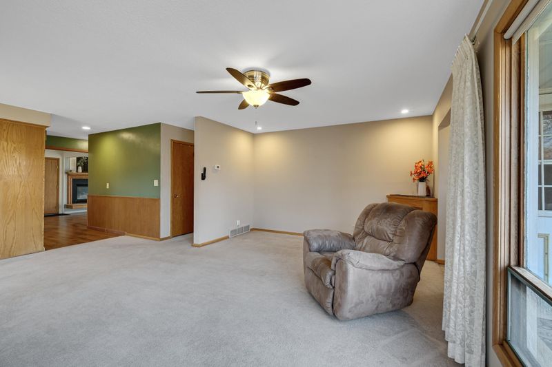 1396 Smith Ave S, West Saint Paul, MN 55118