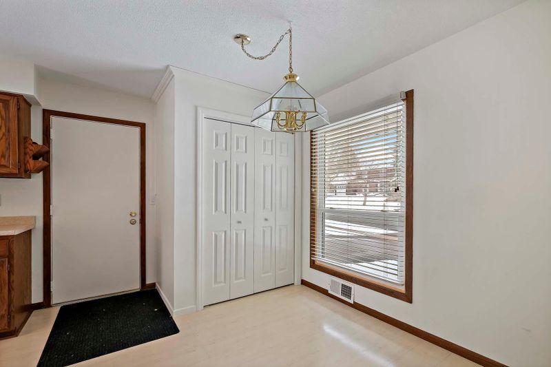 10228 Mooer Ln, Eden Prairie, MN 55347
