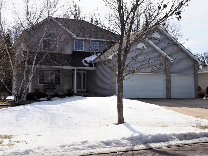1937 Pheasant Run Dr NE, Owatonna, MN 55060