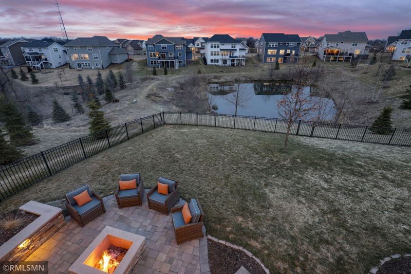 8421 Krey Lake Ct, Victoria, MN 55386
