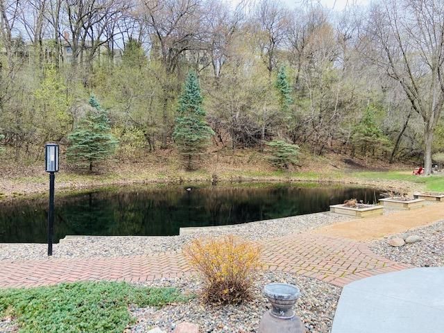 9550 Collegeview Rd #120, Bloomington, MN 55437