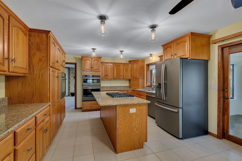 3515 Plum Creek Dr, Saint Cloud, MN 56301