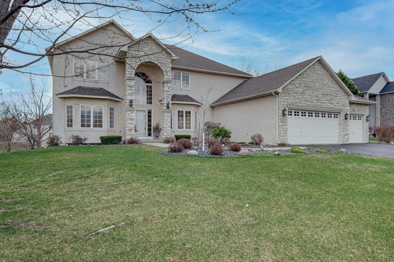 9642 Jonathan Ln, Eden Prairie, MN 55347