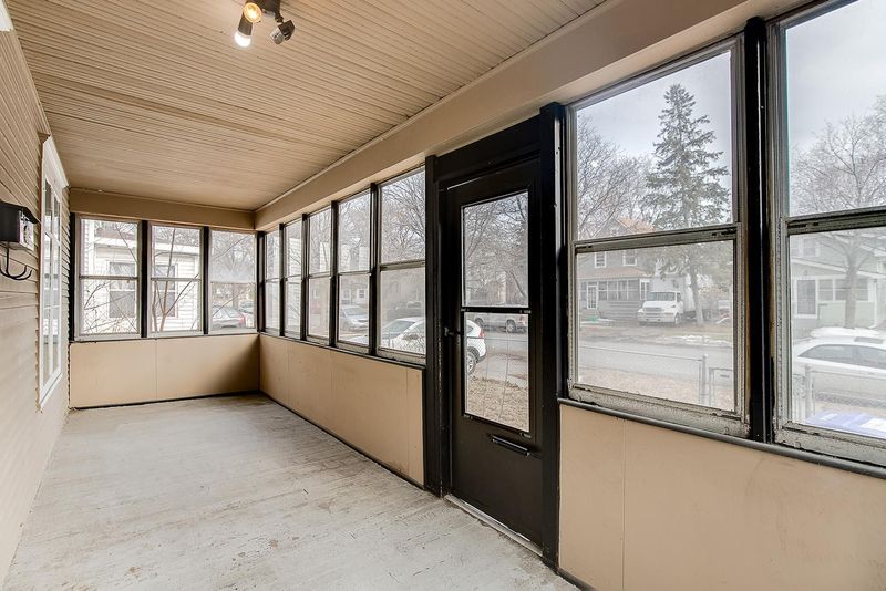 853 Carroll Ave, Saint Paul, MN 55104
