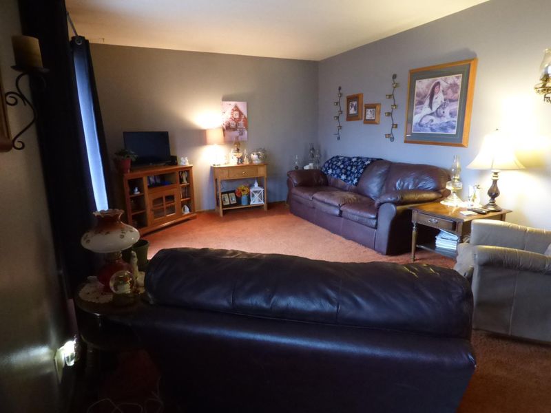 630 Winnie Ave, Windom, MN 56101