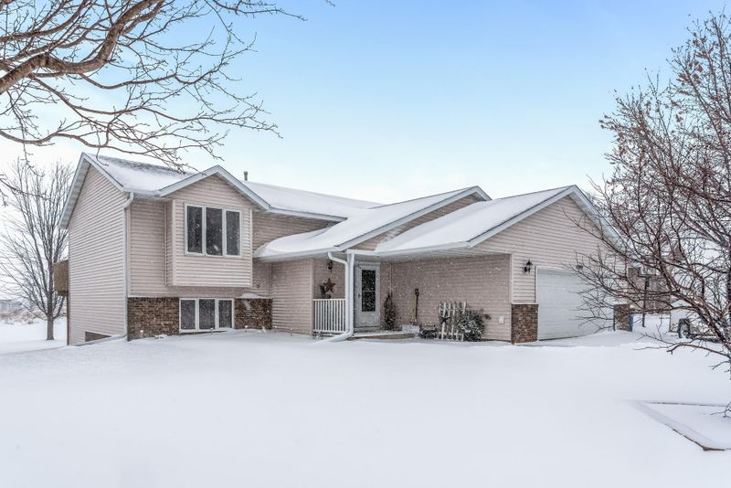 1209 19th St SW, Faribault, MN 55021
