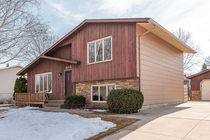 608 18th St SE, Rochester, MN 55904