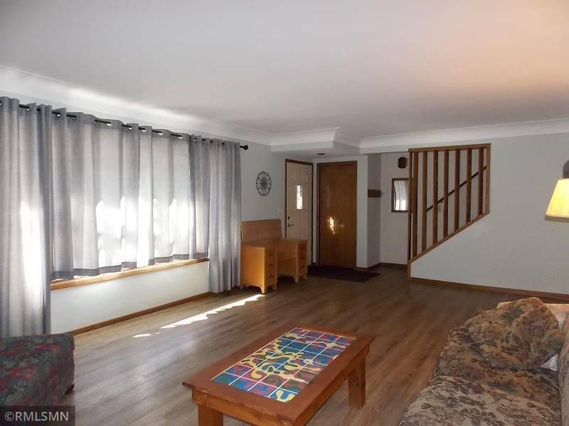 545 Lynn Rd SW, Hutchinson, MN 55350