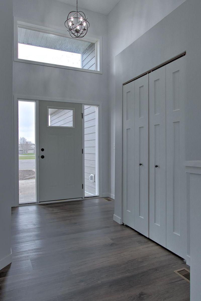 1805 12th Pl SE, Cambridge, MN 55008