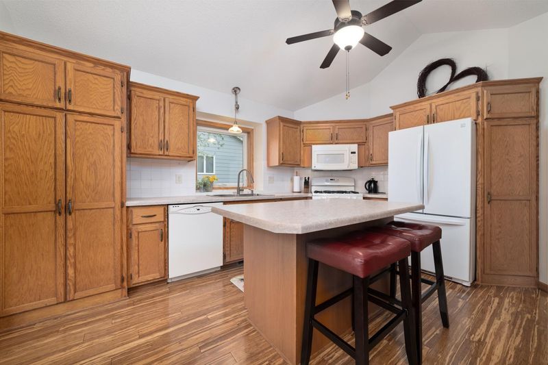 9147 Quinwood Ln N, Maple Grove, MN 55369