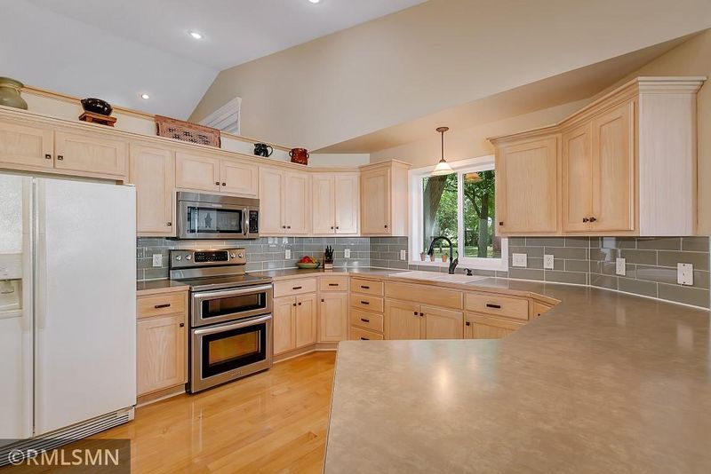 648 Brianna Dr, Sartell, MN 56377