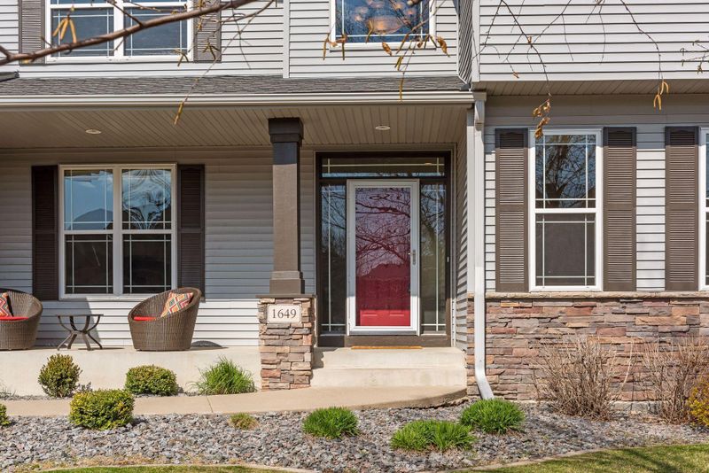 1649 Windy Ln, Waconia, MN 55387