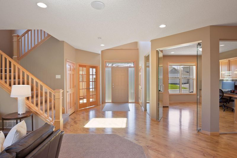 1649 Windy Ln, Waconia, MN 55387