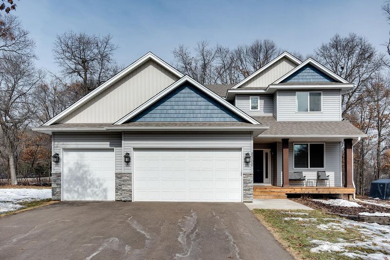 2300 32nd Ave SW, Cambridge, MN 55008