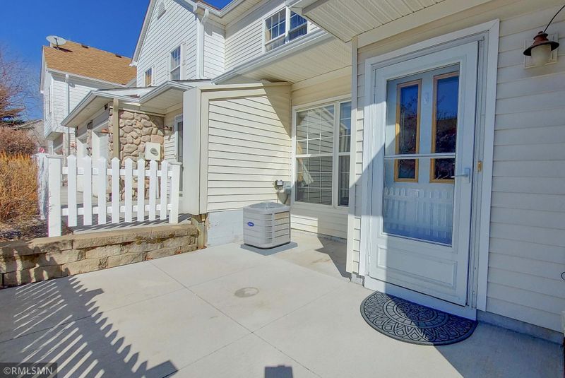 7673 Bluebonnet Blvd, Chanhassen, MN 55317