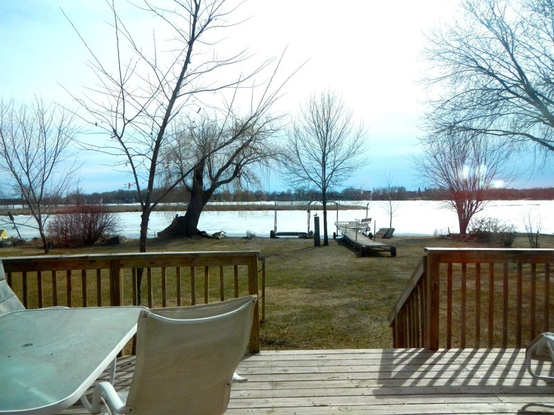 6295 N Shore Dr, Rockford, MN 55373
