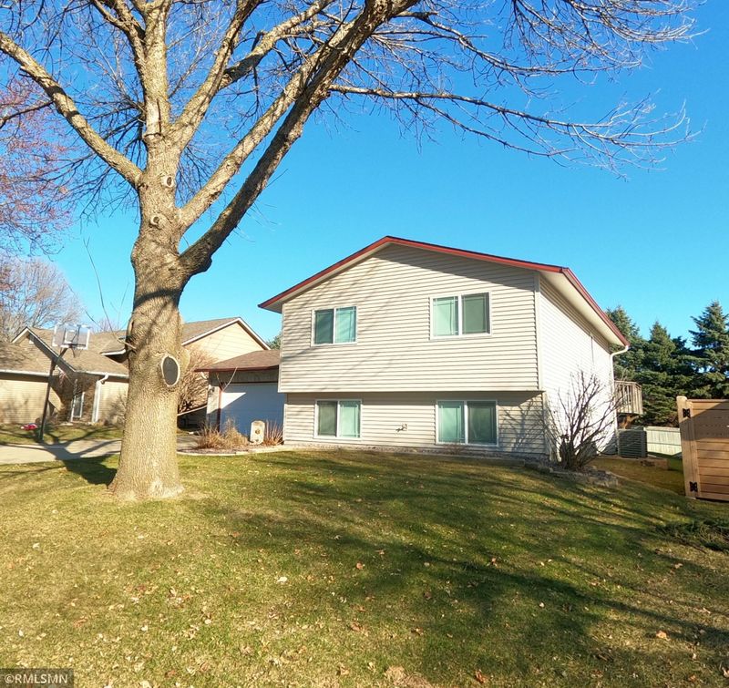 7989 76th St S, Cottage Grove, MN 55016