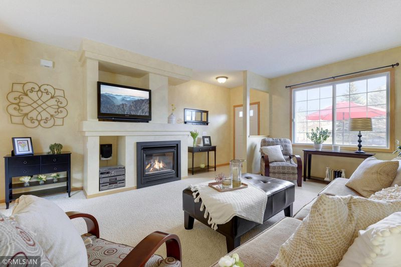 3128 Juniper Ln #A, Woodbury, MN 55125