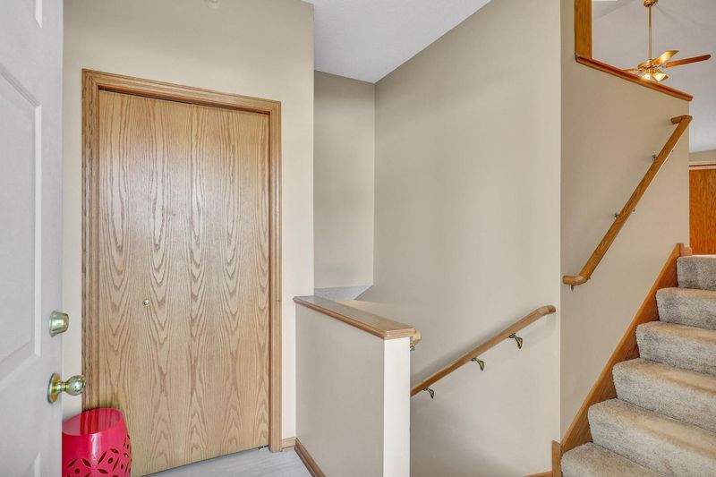 5594 Nathan Ln N #4, Plymouth, MN 55442