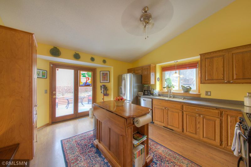 4152 Countryview Dr, Eagan, MN 55123