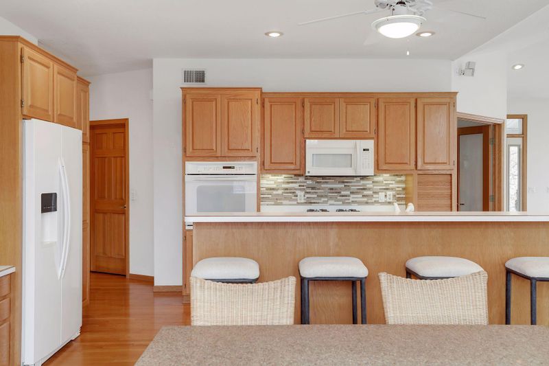 1544 Skyline Dr, Eagan, MN 55121